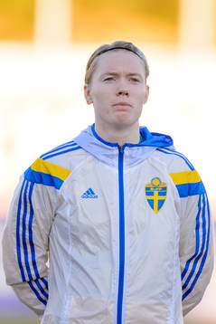Sveriges målvakt Hedvig Lindahl innan matchen mellan