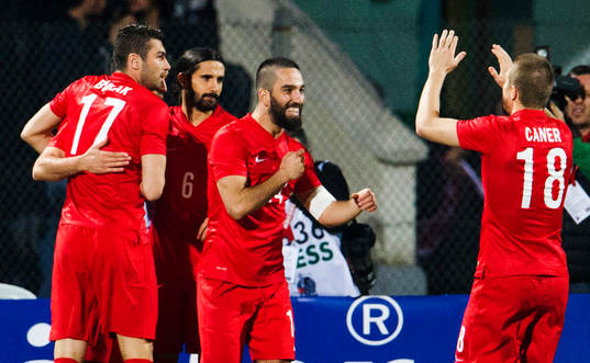 Turkiet  spelare jublar