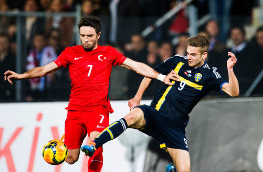Turkiets Gökan Gunhil och Sveriges  Alexander Kacaniklic