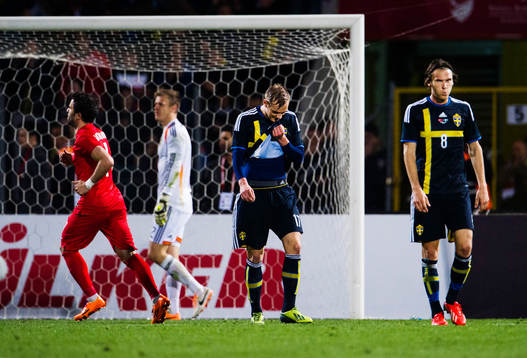 Sveriges  Joel Ekstrand  och Albin Ekdal deppar