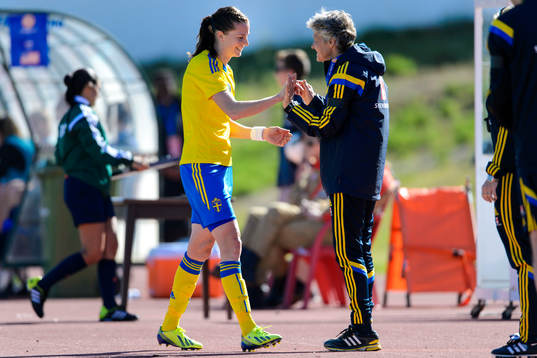 Sveriges Lotta Schelin och förbundskapten Pia Sundhage