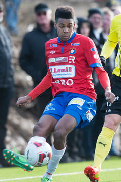 Örgrytes Faramarz Gosheh i matchen i Svenska Cupen mellan