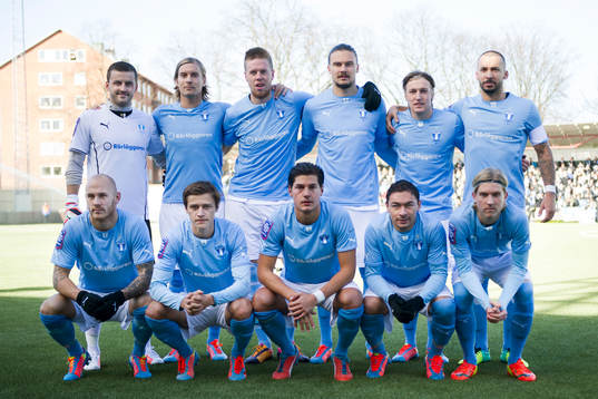 Malmös startelva överst från vänster, målvakt Zlatan