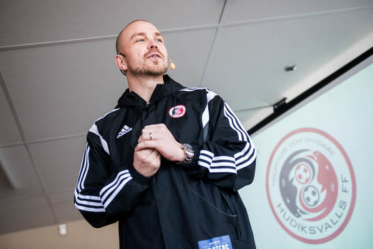 Hudiksvalls FFs tränare Henrik Åhnstrand presenterar sin