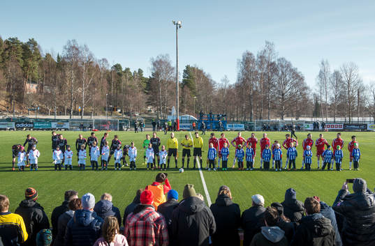 Laguppställning före fotbollsmatchen i Svenska Cupen