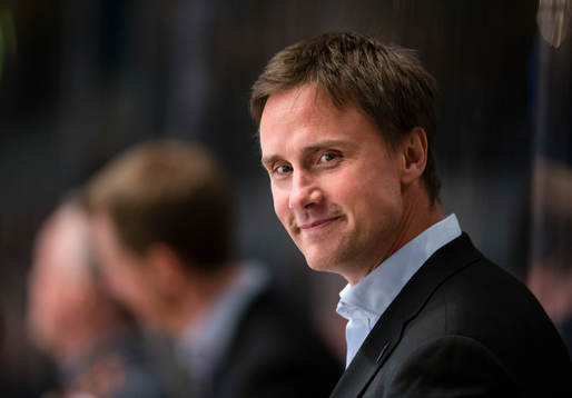 Frölundas tränare Roger Rönnberg ser glad ut