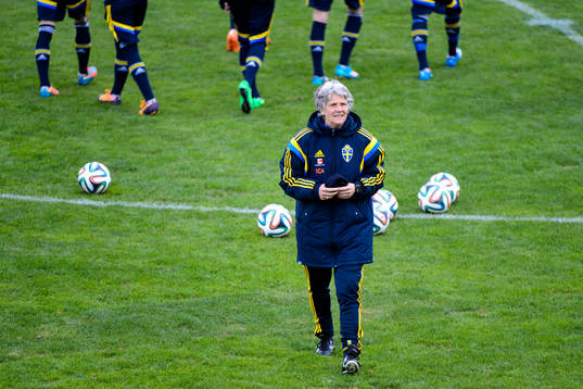 Sveriges förbundskapten Pia Sundhage på en träning