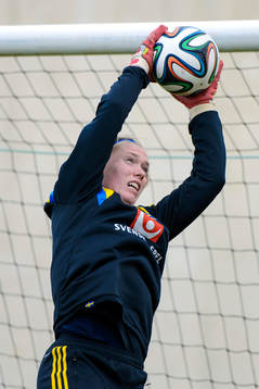 Sveriges målvakt Hedvig Lindahl på en träning