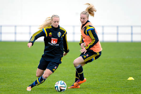 Sveriges Amanda Ilestedt och Emma Lundh på en träning