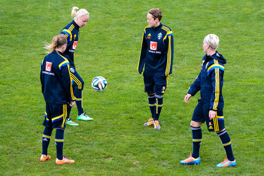 Sveriges Olivia Schough, Caroline Seger, Therese Sjögran