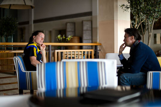 Sveriges Lotta Schelin blir intervjuad av Mats Bråstedt,
