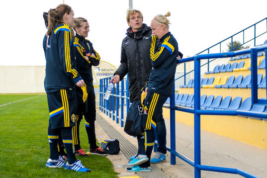 Sveriges Lisa Dahlkvist, målvakt Carola Söberg, Linda
