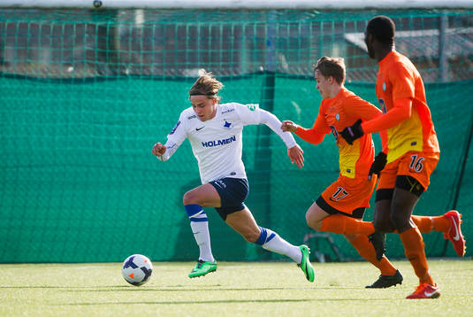 Norrköpings Christoffer Nyman  springer ifrån AFC Uniteds