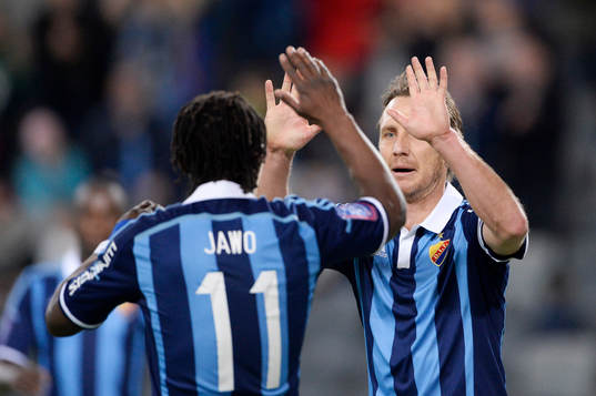 Djurgårdens Andreas Johansson och Amadou Jawo jublar
