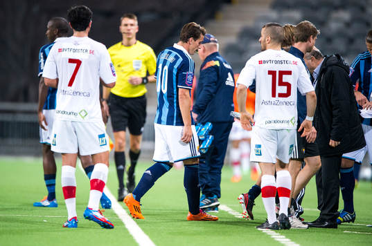 Djurgårdens Erton Fejzullahu lämnar fotbollsmatchen