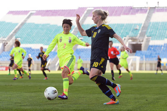 Sofia Jakobsson utmanas av Kinga Yukari