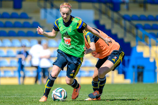 Sveriges Kosovare Asllani på en träning