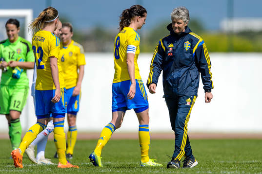 Sveriges förbundskapten Pia Sundhage deppar