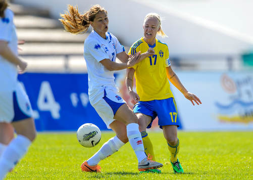 Närkamp mellan Islands Sara Björk Gunnarsdóttir och