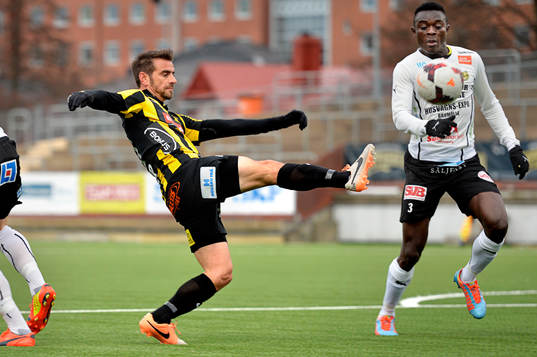 Häckens Björn Anklev skjuter