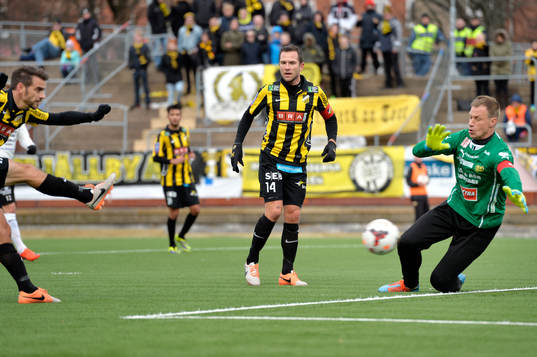 Häckens Björn Anklev missar