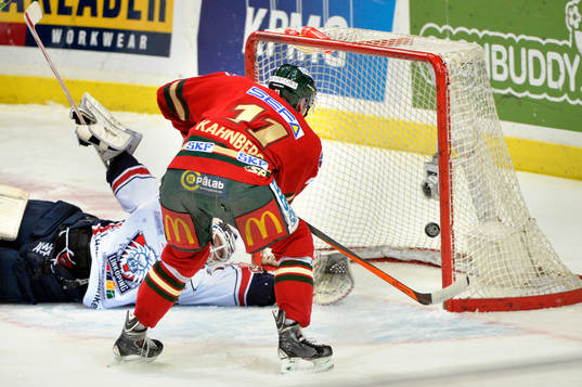 Frölundas Magnus Kahnberg gör 1-0