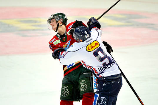Frölundas John Klingberg bråkar med Linköpings Eric