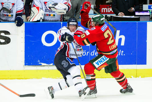 Frölundas Joel Lundqvist trycker till Linköpings Simon