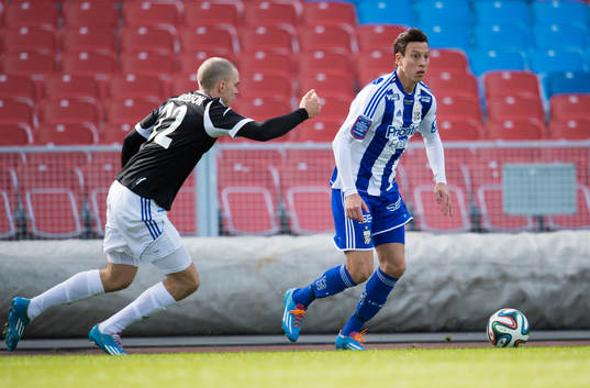 IFK Göteborgs Martin Smedberg Dalence går förbi