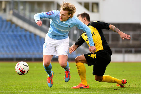 Malmös Emil Forsberg rivs omkull av Hammarbys Michael