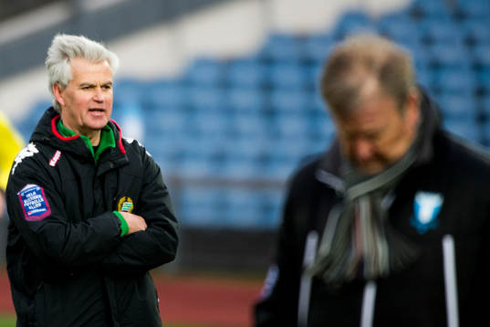 Hammarbys tränare Nanne Bergstrand, i förgrunden Malmös