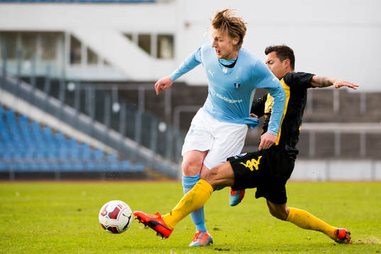 Malmös Emil Forsberg och Hammarbys Michael Timisela
