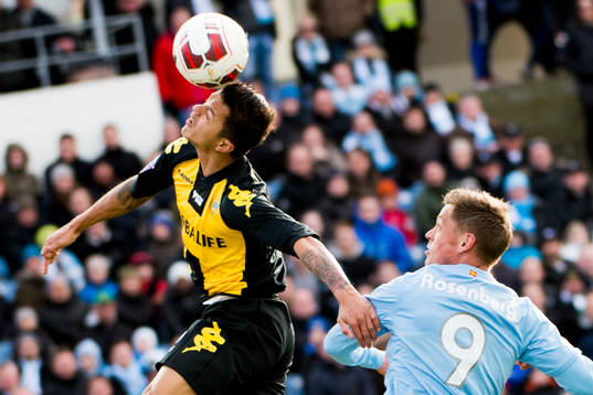 Hammarbys Michael Timisela och Malmös Markus Rosenberg