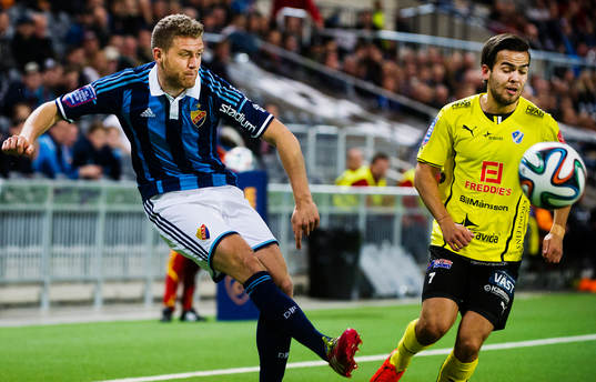 Djurgårdens  Stefan Karlsson  och Halmstads Kristinn