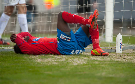 Helsingborgs David Accam skadad i matchen i Svenska Cupen