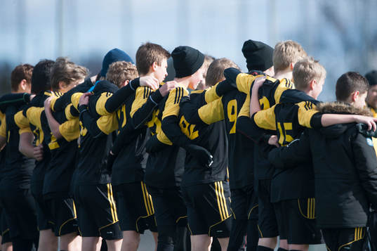 Line up i DM-matchen i fotboll för 14-åringar mellan IFK