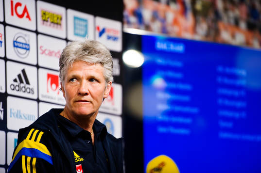 Pia Sundhage presenterar truppen