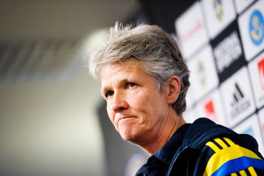 Pia Sundhage presenterar truppen