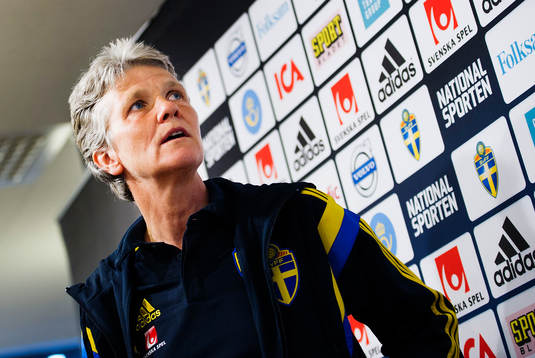 Pia Sundhage presenterar truppen