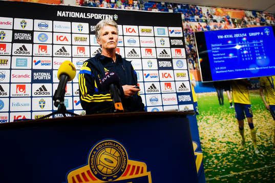 Pia Sundhage presenterar truppen