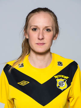 Damfotbollsspelaren Emily Olsson, Älta