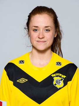 Damfotbollsspelaren Sandra Tröjbom, Älta