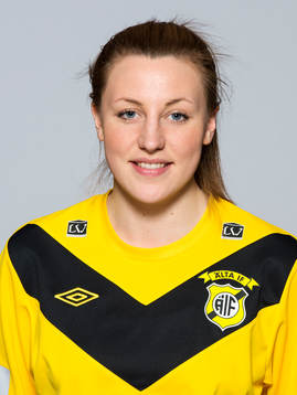 Damfotbollsspelaren Louise Lundgren, Älta