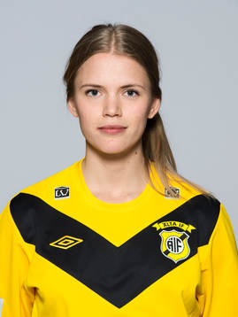 Damfotbollsspelaren Amanda Höglund, Älta