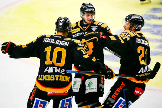 Skellefteås Joakim Lindström, Melker Karlsson och Jimmie