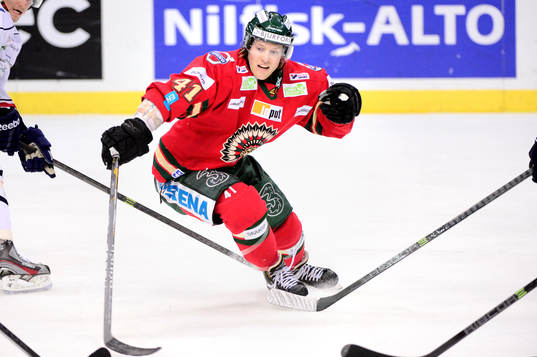 Frölundas Mathis Olimb tappar pucken