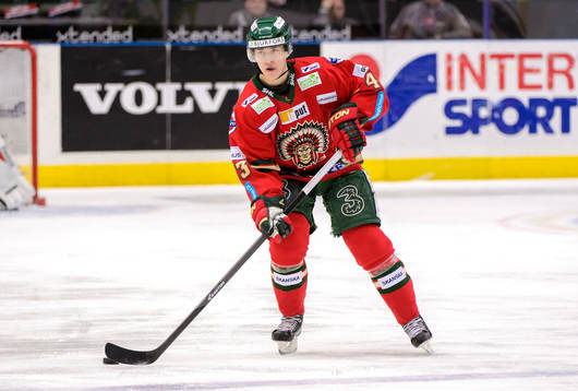 Frölundas Tom Nilsson med pucken