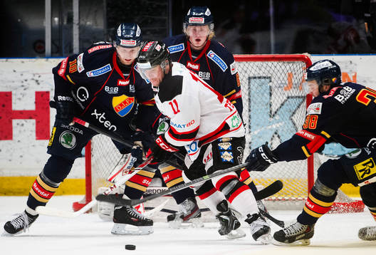 Djurgårdens Michael Holmqvist , Linus Arnesson och Joakim