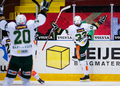 Färjestads Linus Fröberg jublar