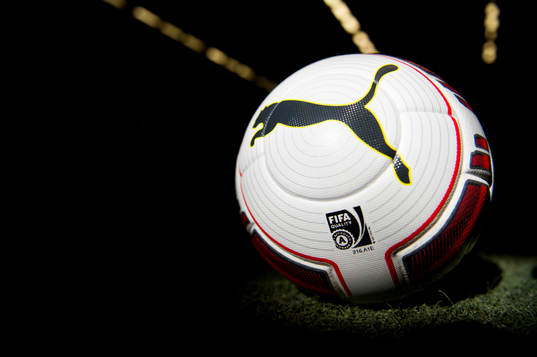 En fotboll från Puma